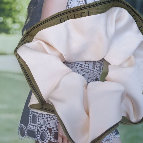 Women Fashion Off White Hair Scrunchie Elastic Tie Casual Formal Accessory Gift - Picture 2 of 2